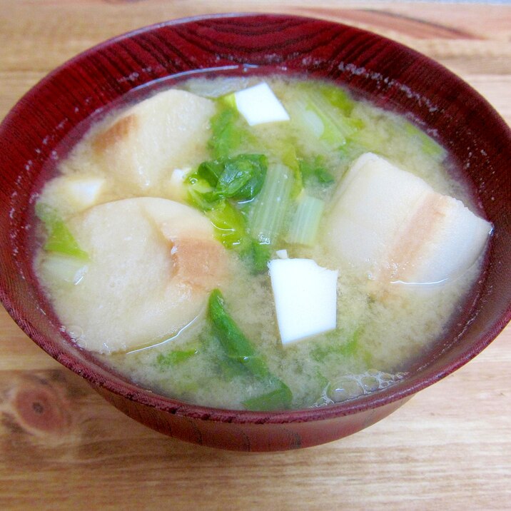 ＊べか菜と豆腐と麩の味噌汁＊